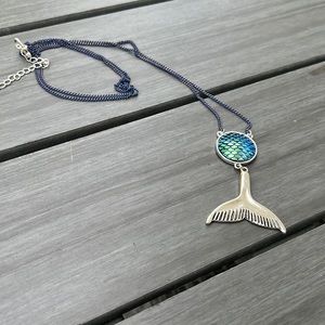 Whale tail long blue chain necklace